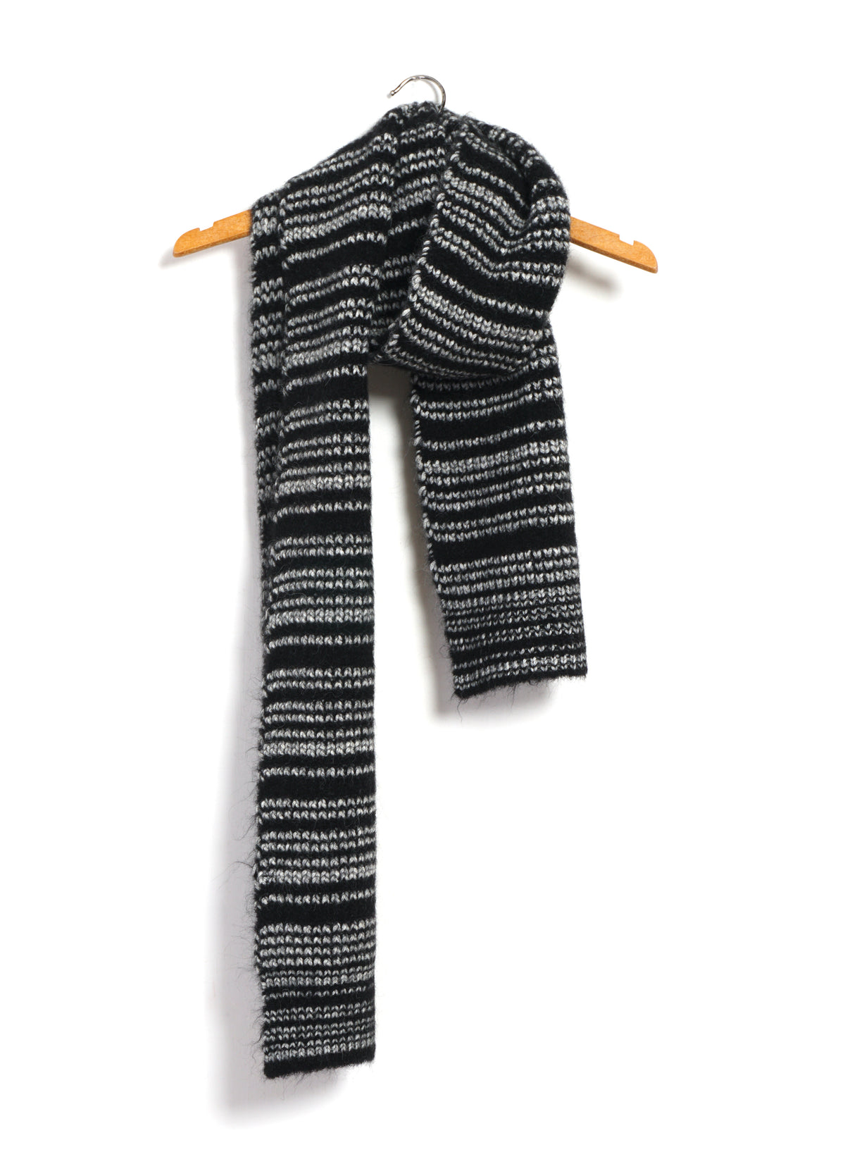hansen-tobias-trefill-scarf-black-silver