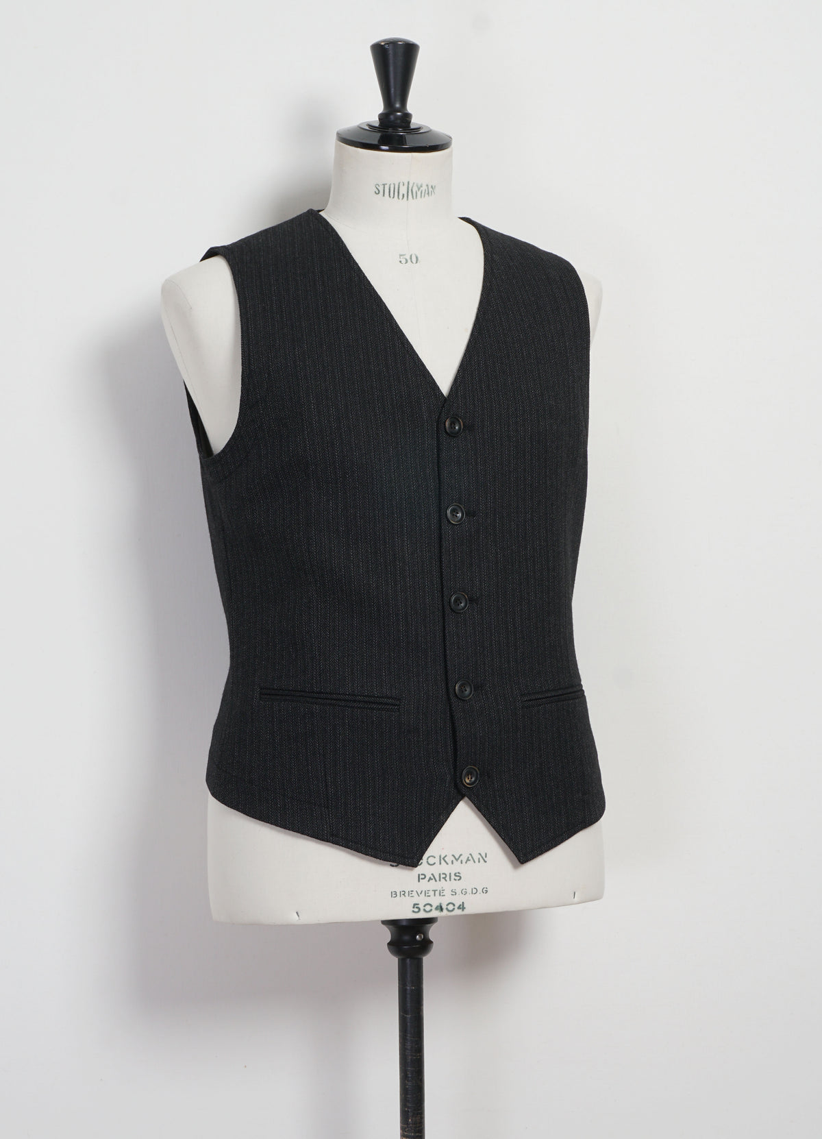 hansen-vesti-daniel-charcoal-stripes